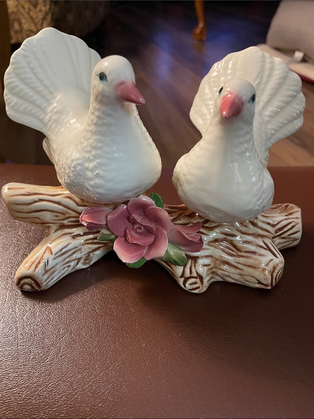 VTG 60s Double Dove Love Birds W/ Roses On A Log Ceramic Figurine